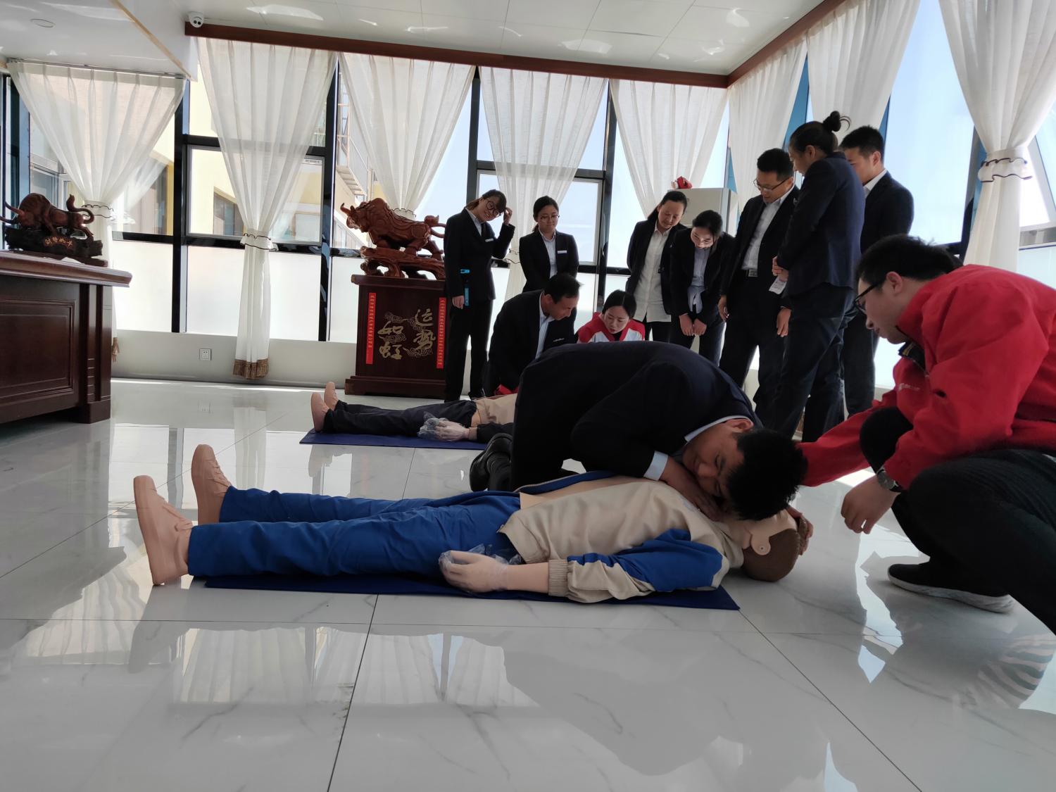 紅十字會應急救護培訓進企業(yè)，聚力提升員工自救互救能力