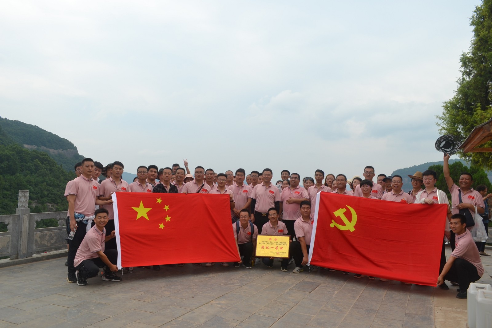 學(xué)習百年黨史  唱響時代樂章  追憶先輩精神  傳承紅色基因